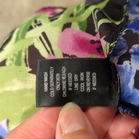 Sheer Floral Top - Picture 6 of 7